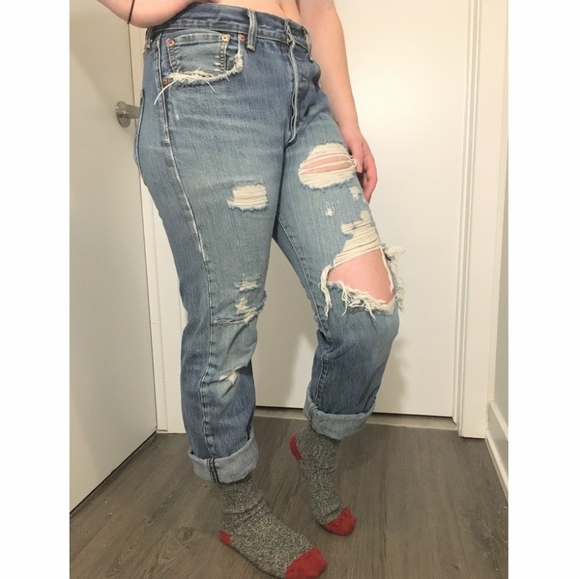 Distressed Levi's 501 Boyfriend jeans 🤯 - Picture 2 of 7